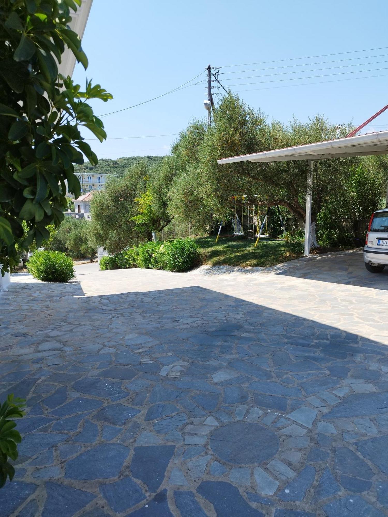 Villa Agia Aikaterini Amoudi Exterior photo