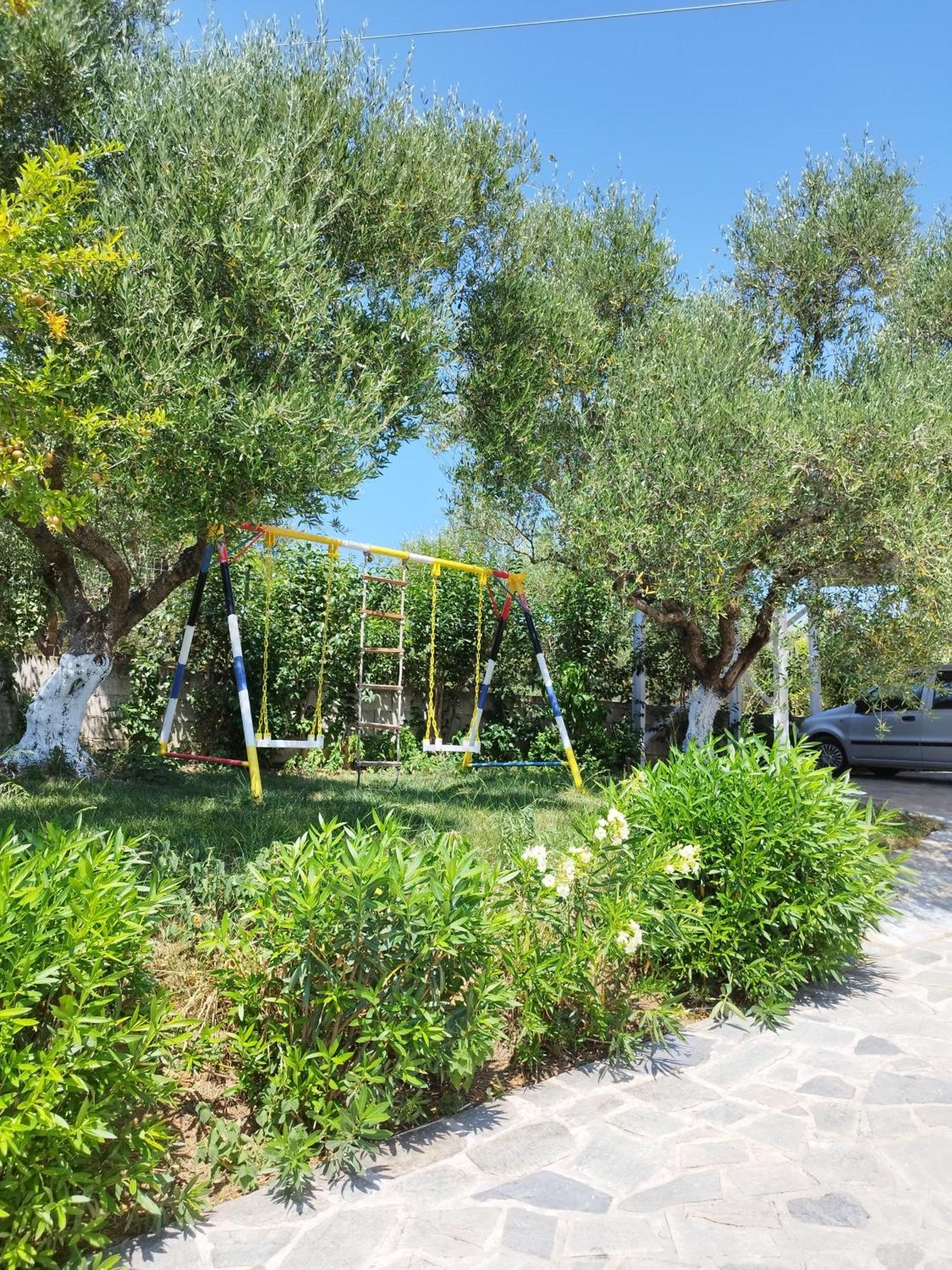 Villa Agia Aikaterini Amoudi Exterior photo