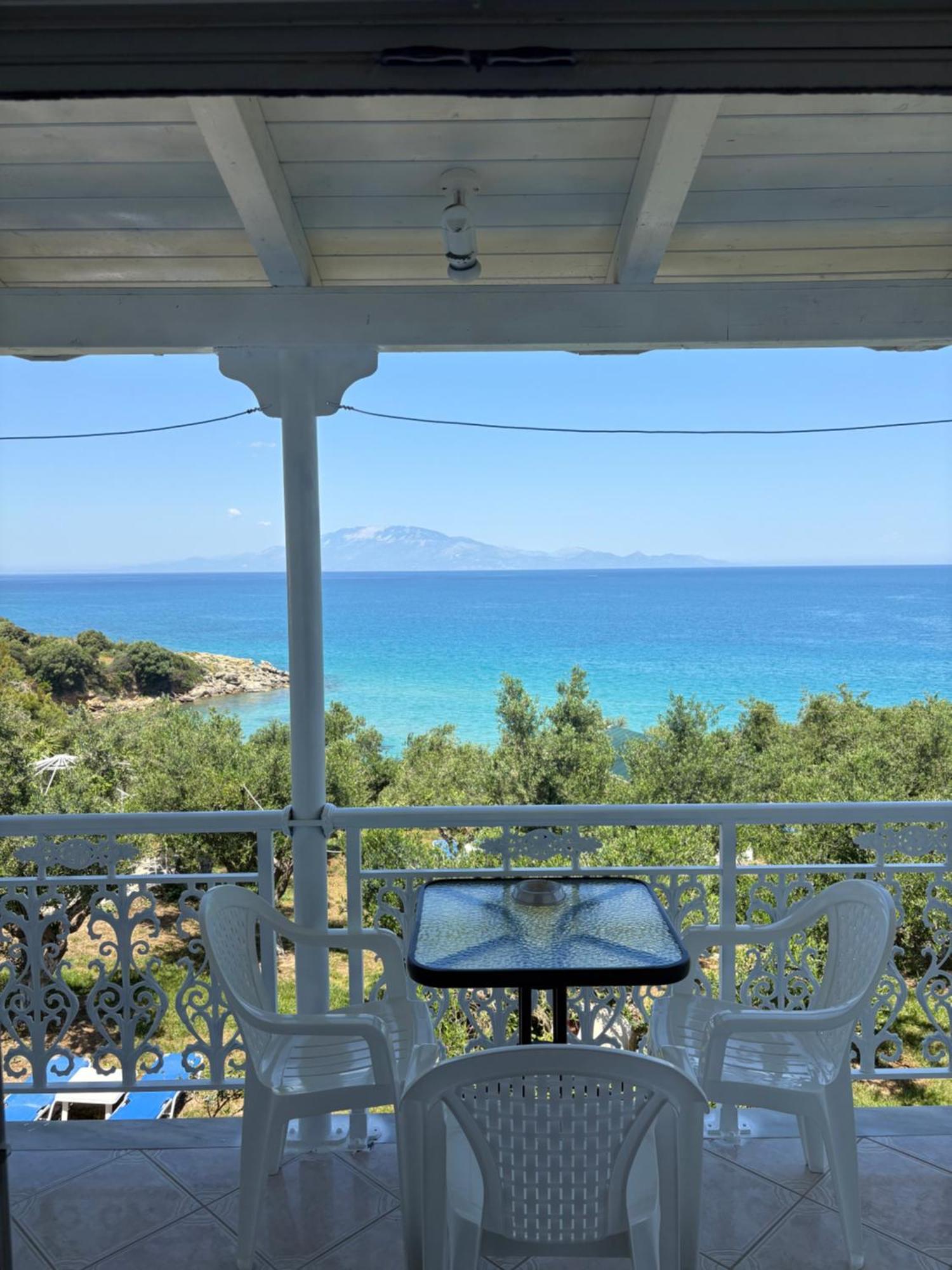 Villa Agia Aikaterini Amoudi Exterior photo