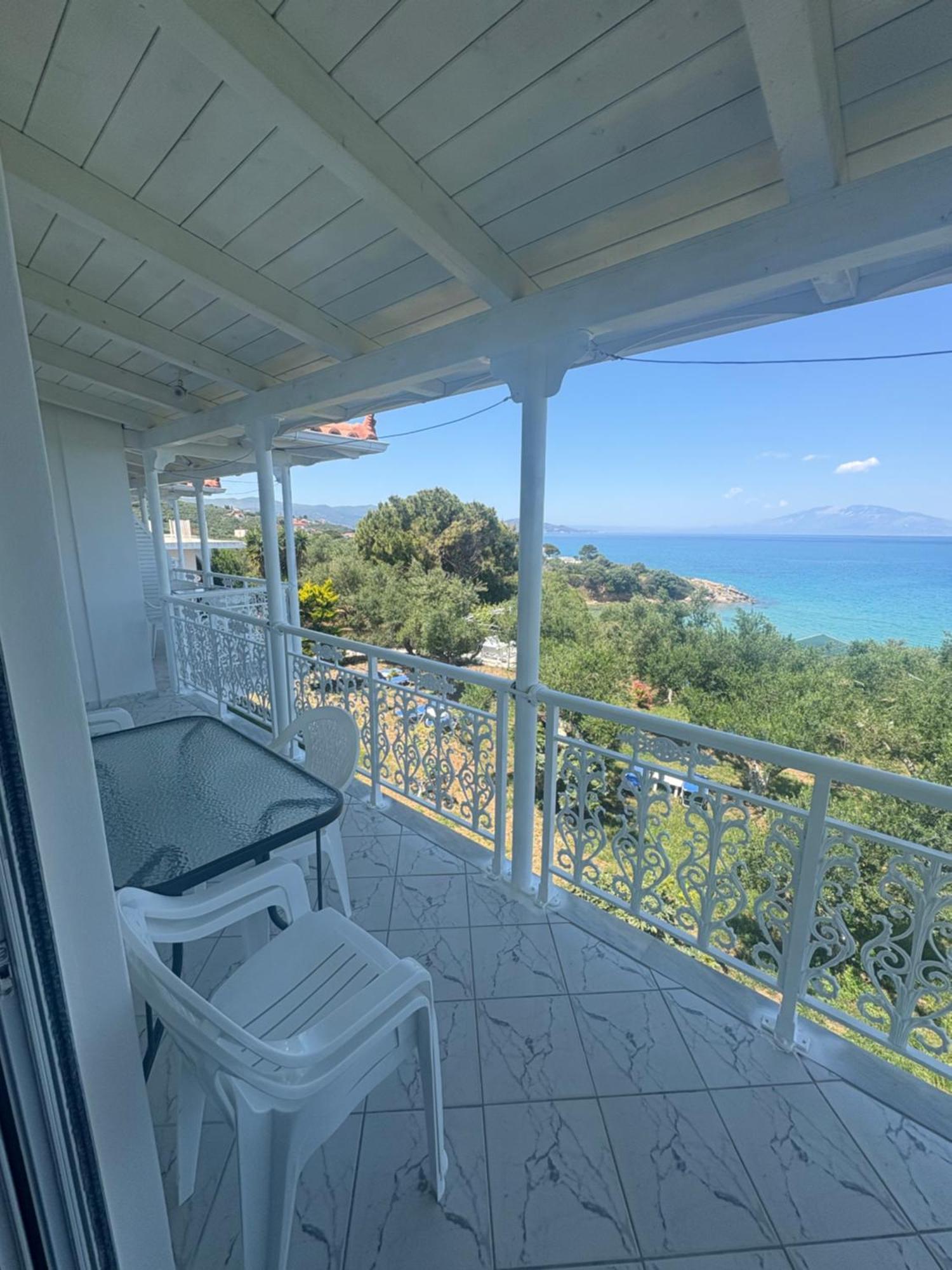 Villa Agia Aikaterini Amoudi Exterior photo